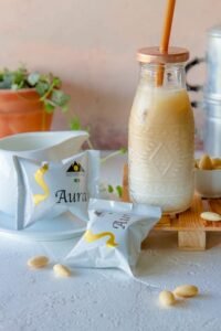 Scopri di più sull'articolo Smoothie al caffè e latte di mandorle